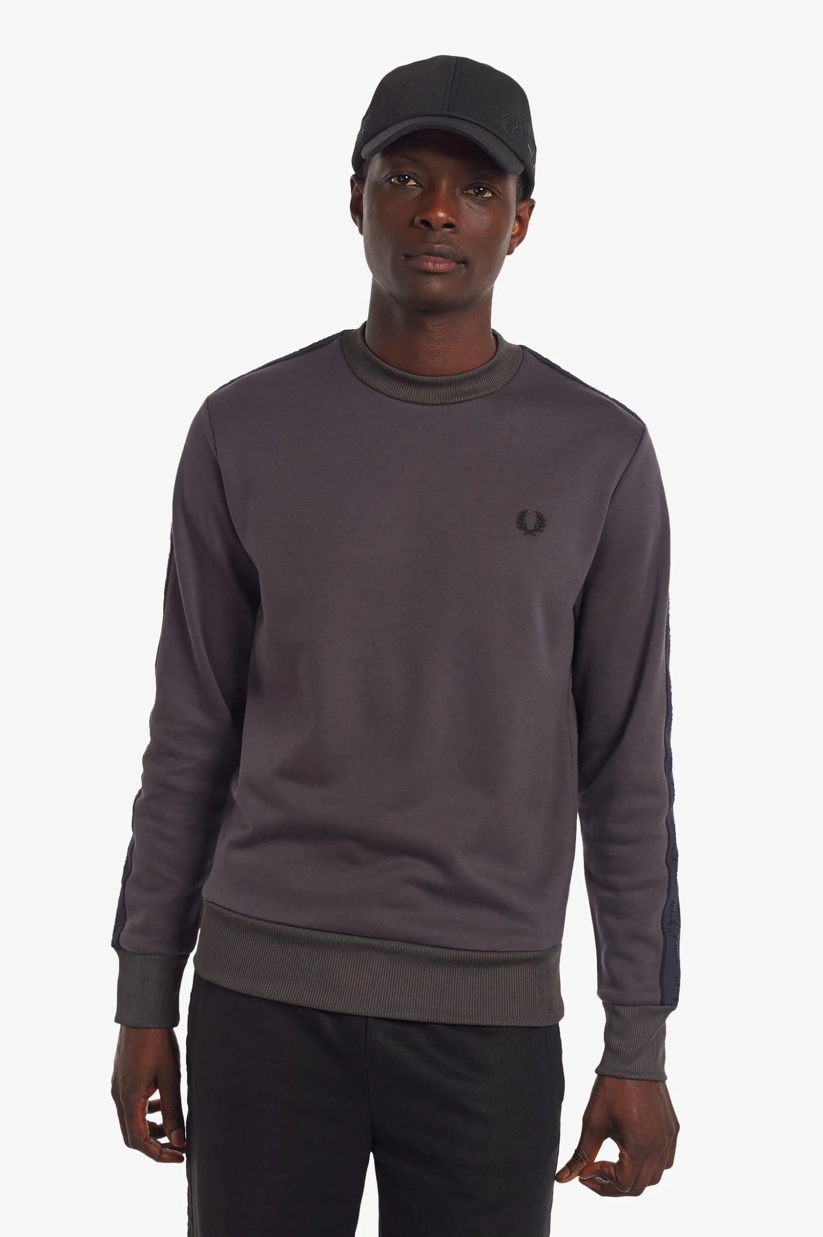 Gorra de tricot con cinta deportiva en un tono más intenso - ECRU