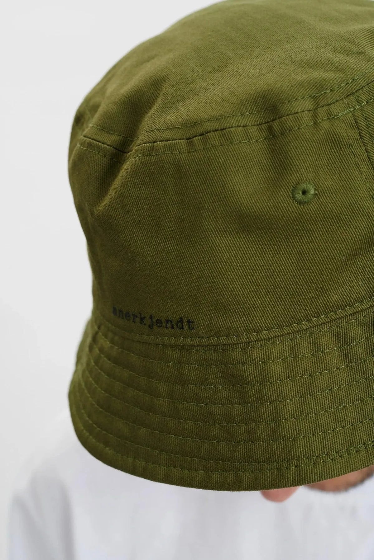 Gorro Bucket Akbøllehat canvas olivine - ECRU