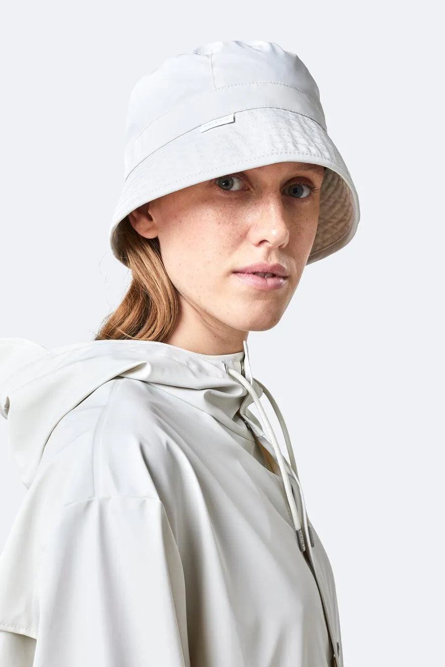 Gorro Bucket Rains Blanco - ECRU