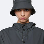 Gorro Bucket Rains Slate - ECRU