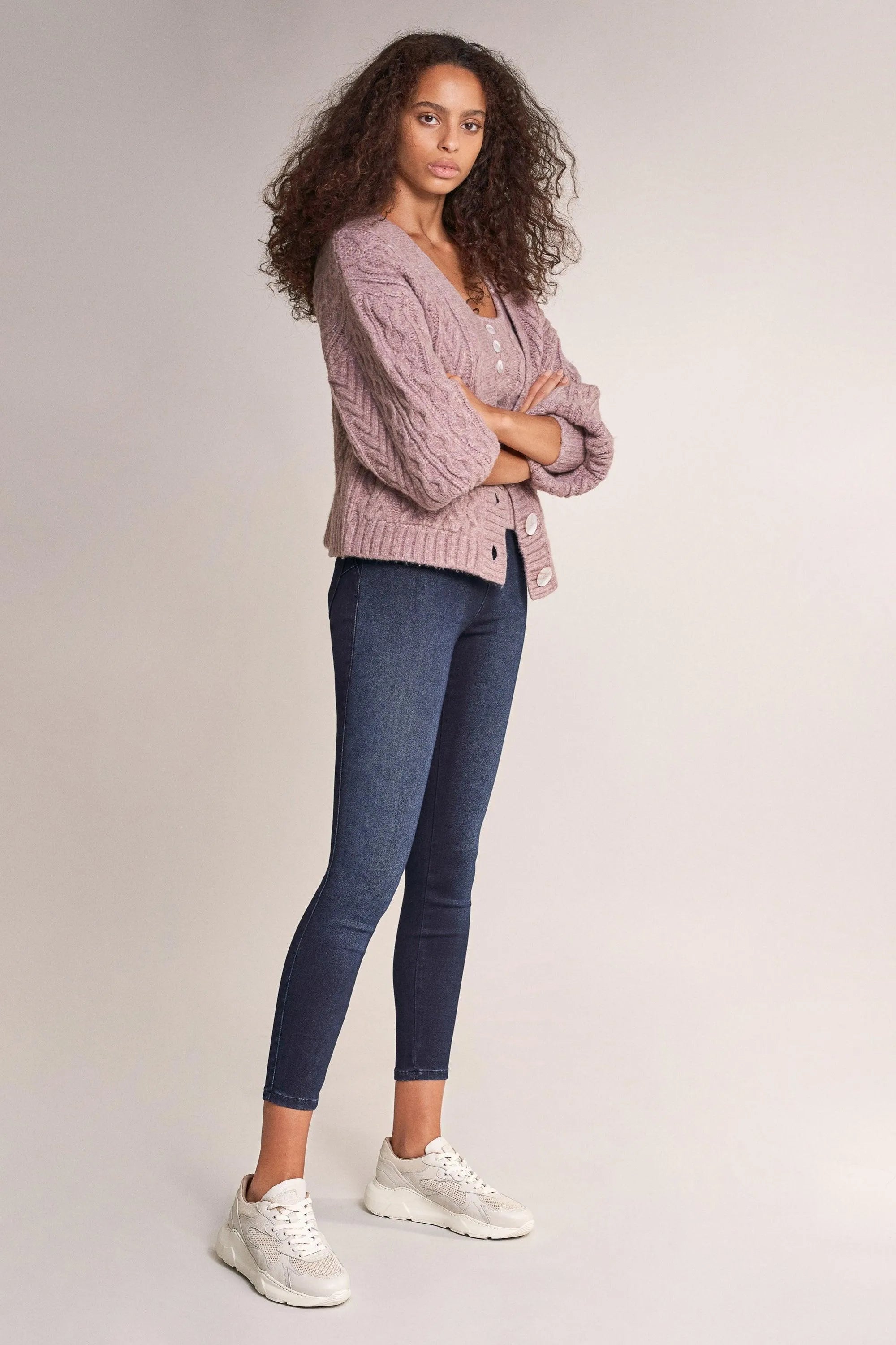 Jegging Push Up Wonder Capri De Tiro Medio - ECRU