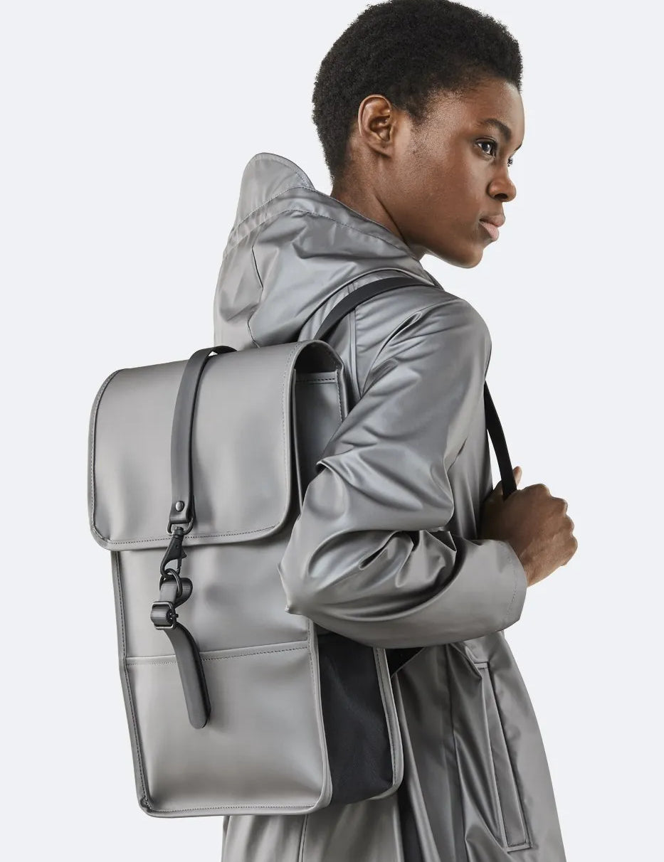 Mochila Mini Rains Metallic Charcoal - ECRU