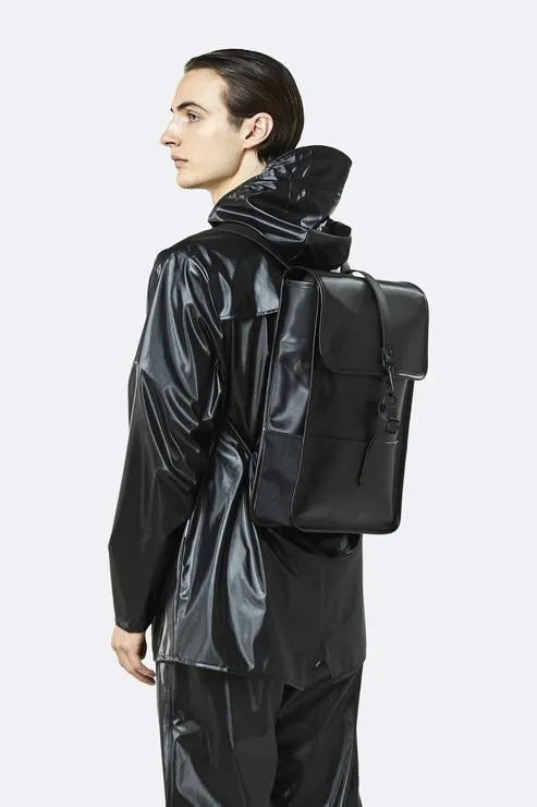 Mochila Mini Rains Negro Brillante - ECRU