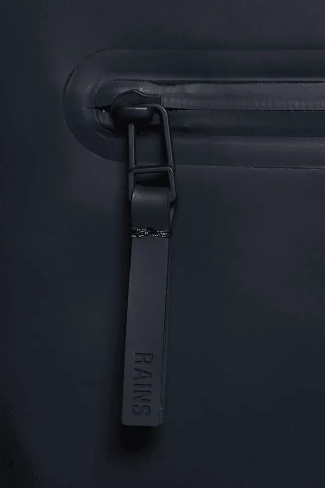 Mochila Rains Rolltop Rucksack Navy - ECRU