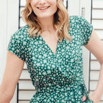 Mono Sugarhill Katrina Cropped Jersey Dark Green Field of Daisies - ECRU