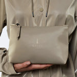 Neceser Cosmetic Bag de Rains Velvet Taupe - ECRU