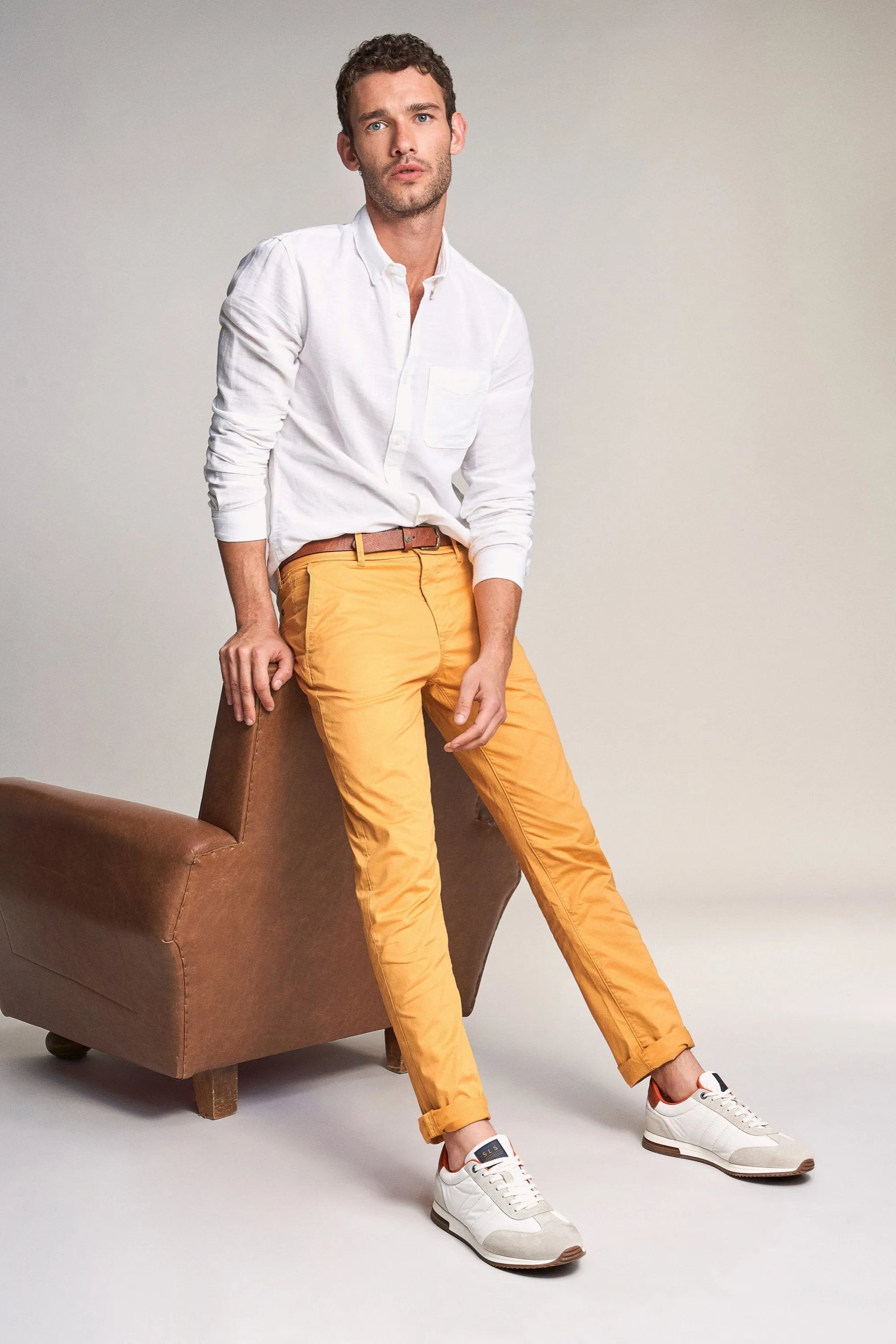 PANTALÓN CHINO ANDY SLIM CON CINTURÓN DE REGALO - ECRU