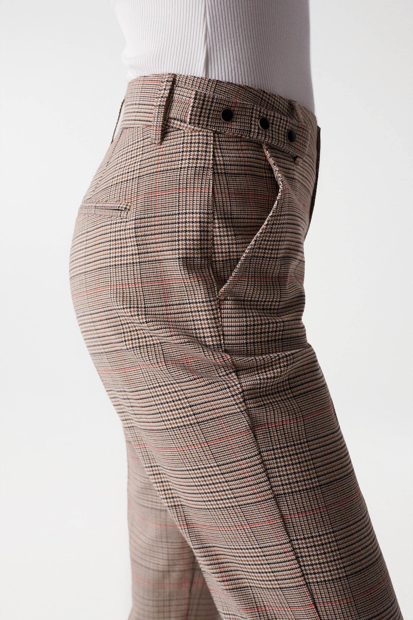 Pantalón Chino Cropped Slim Con estampado de cuadros - ECRU