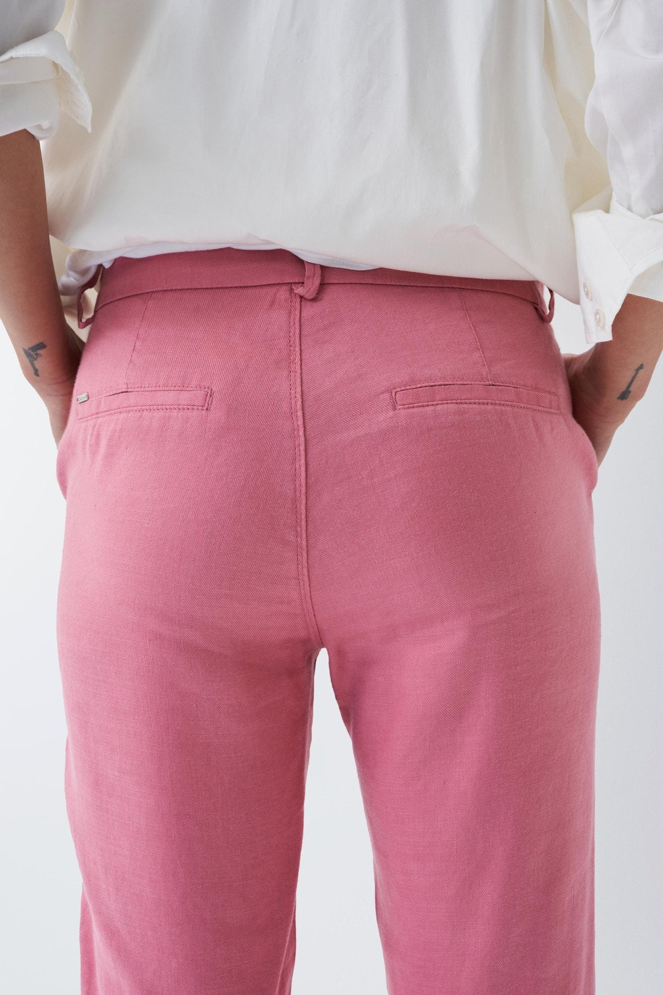 Pantalón Chino Cropped Slim de color rosa - ECRU