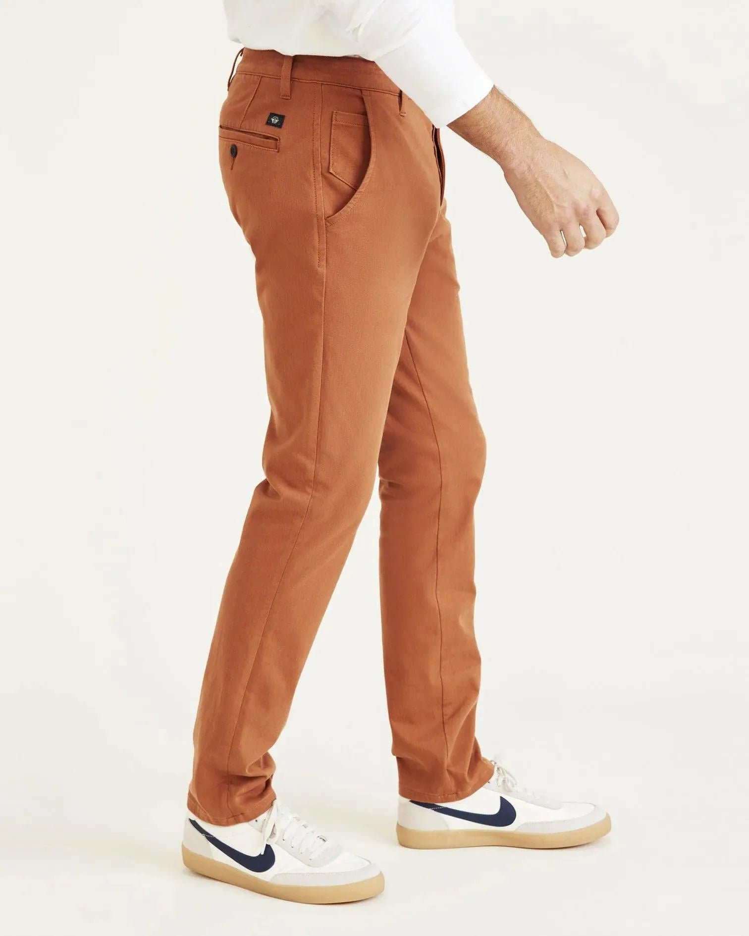 Pantalón Chino Dockers de Hombre Skinny Fit Supreme Flex Alpha Mocha Bisque Brown - ECRU