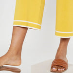 Pantalón culotte de punto con ribetes a contraste amarillo - ECRU