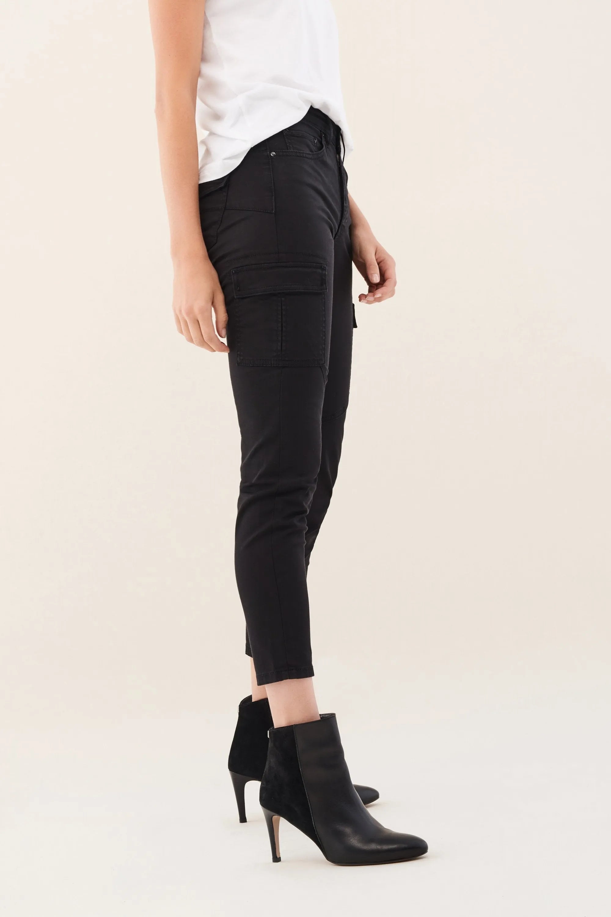 PANTALONES CARGO SECRET GLAMOUR CAPRI EN SARGA - ECRU