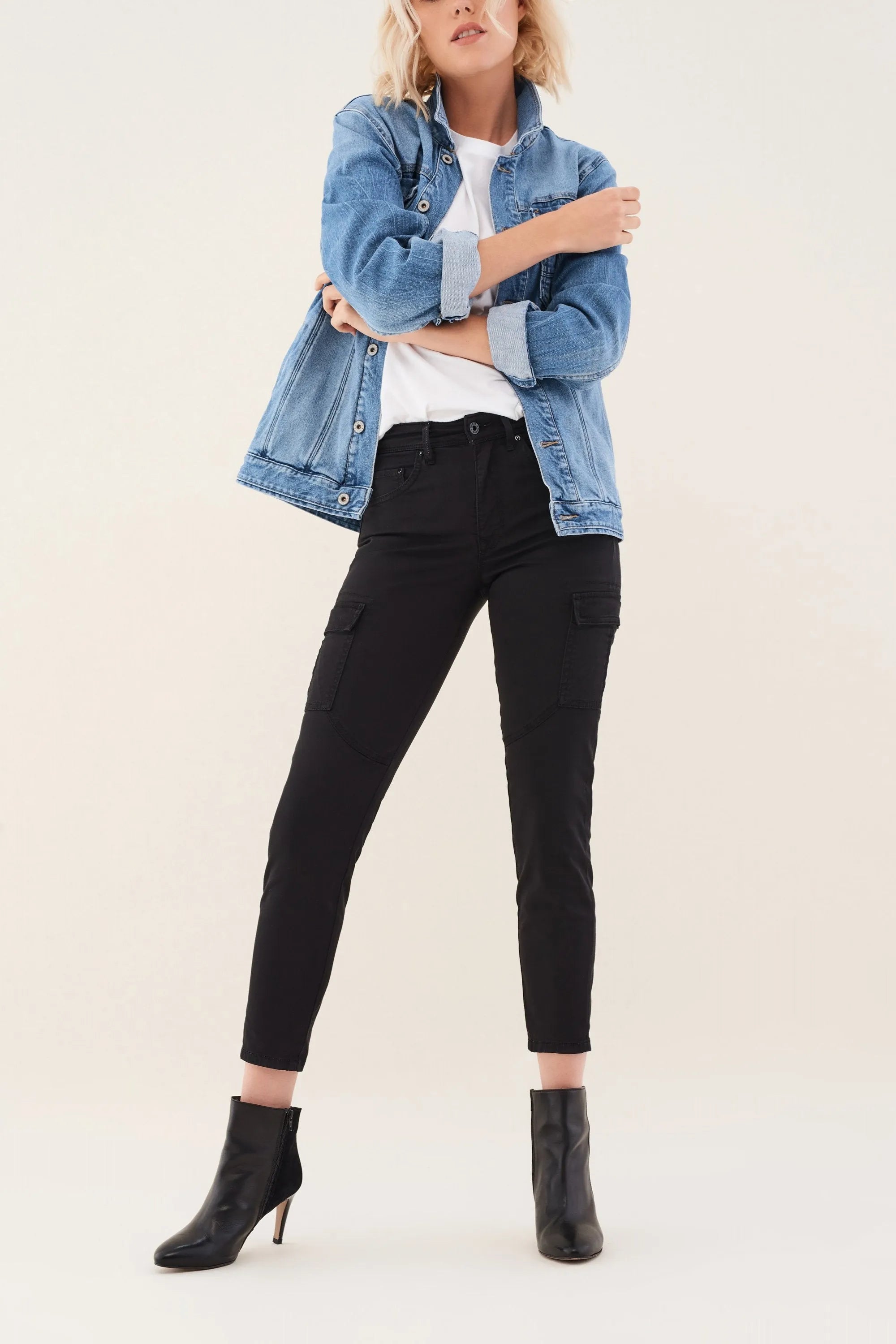 PANTALONES CARGO SECRET GLAMOUR CAPRI EN SARGA - ECRU