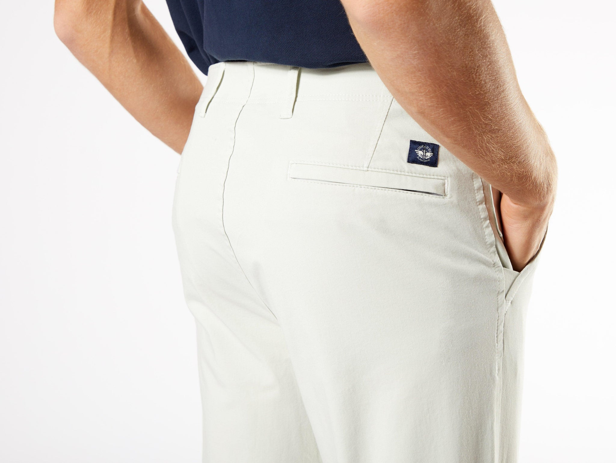 Pantalones Chinos Dockers® Smart 360 Flex™ Alpha Slim Fit - ECRU