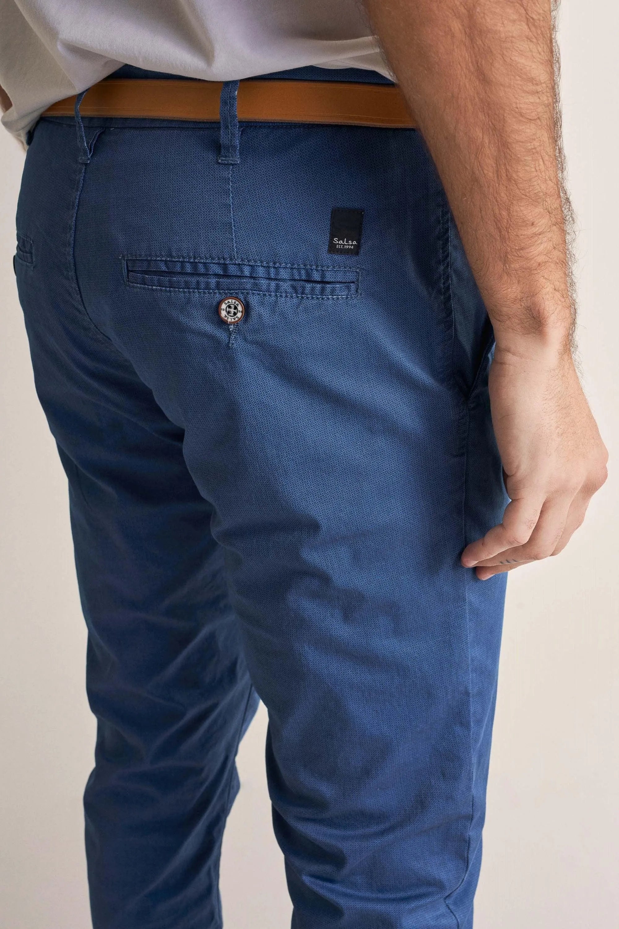 Pantalones chinos slim con microprint - ECRU