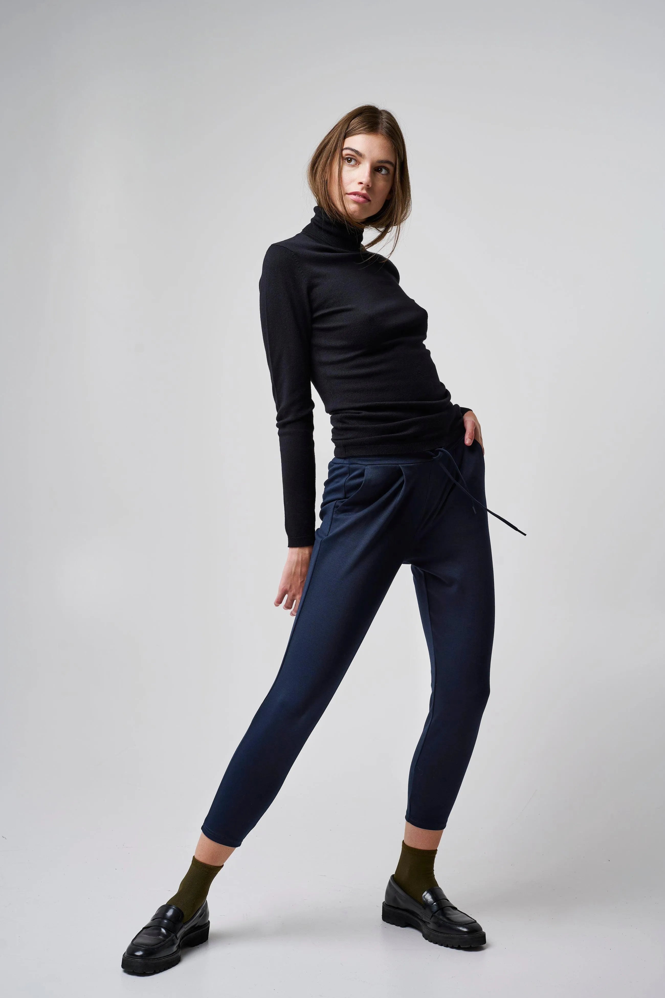 Pantalones ICHI Kate Cropped Total Eclipse - ECRU