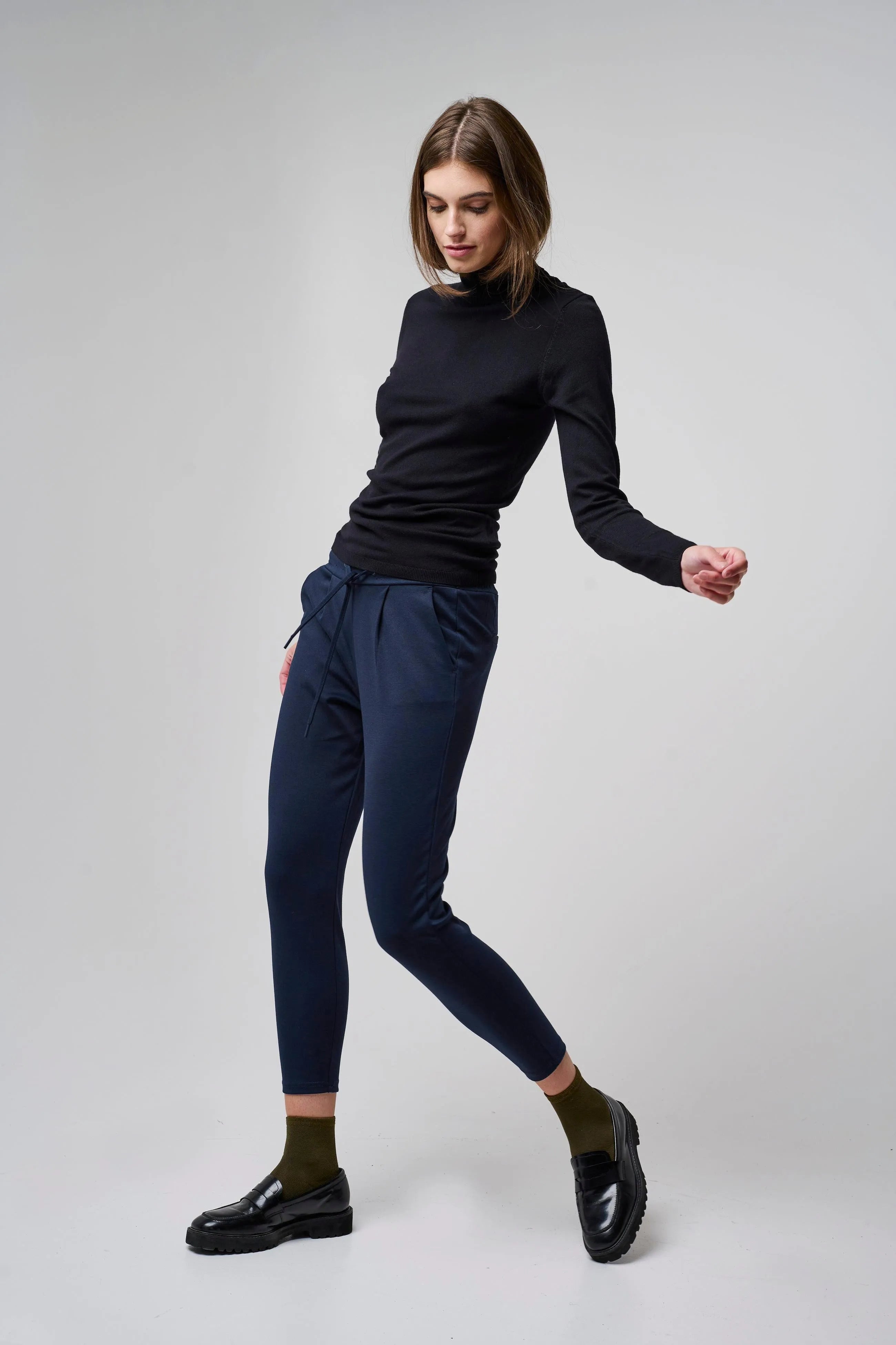 Pantalones ICHI Kate Cropped Total Eclipse - ECRU