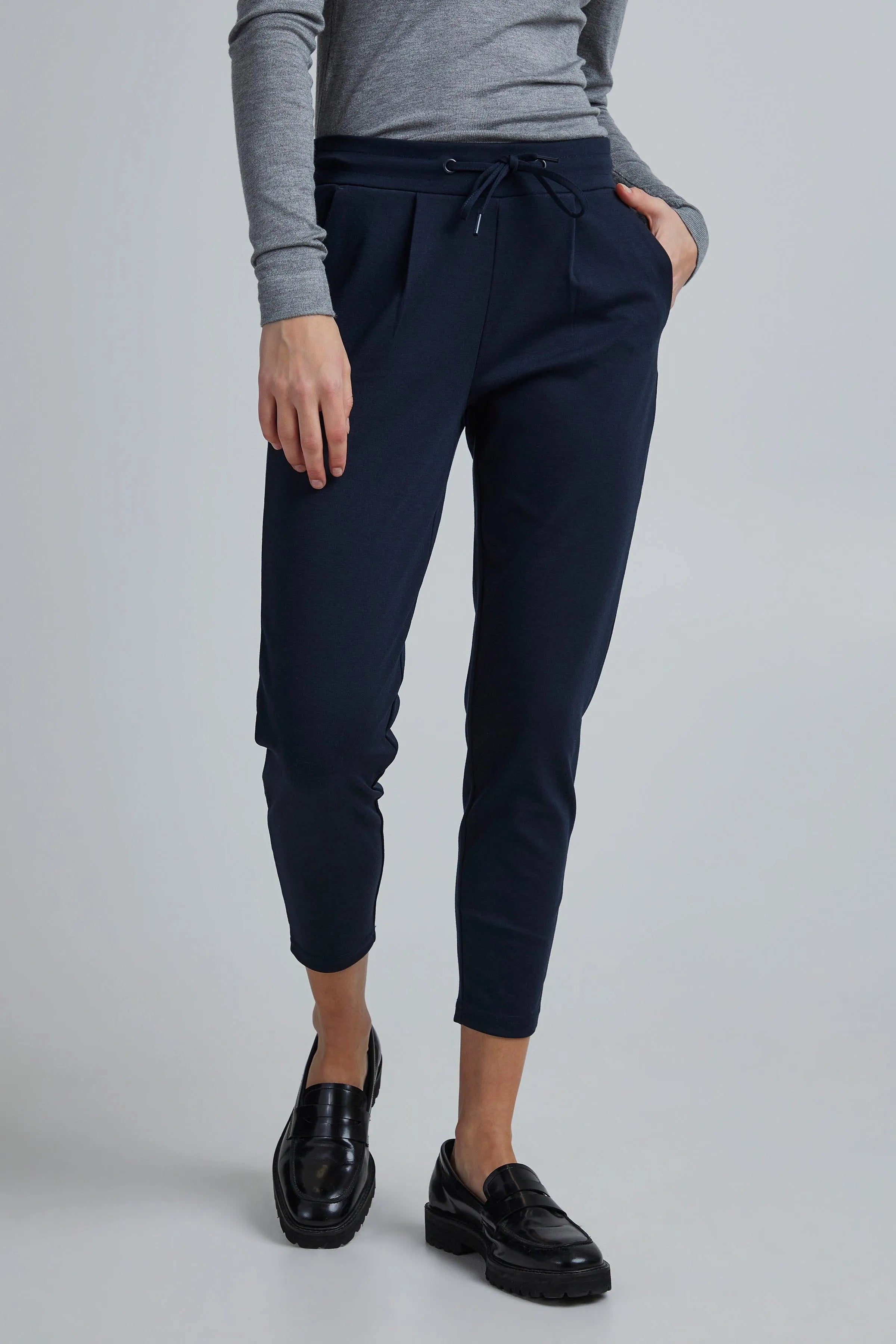 Pantalones ICHI Kate Cropped Total Eclipse - ECRU