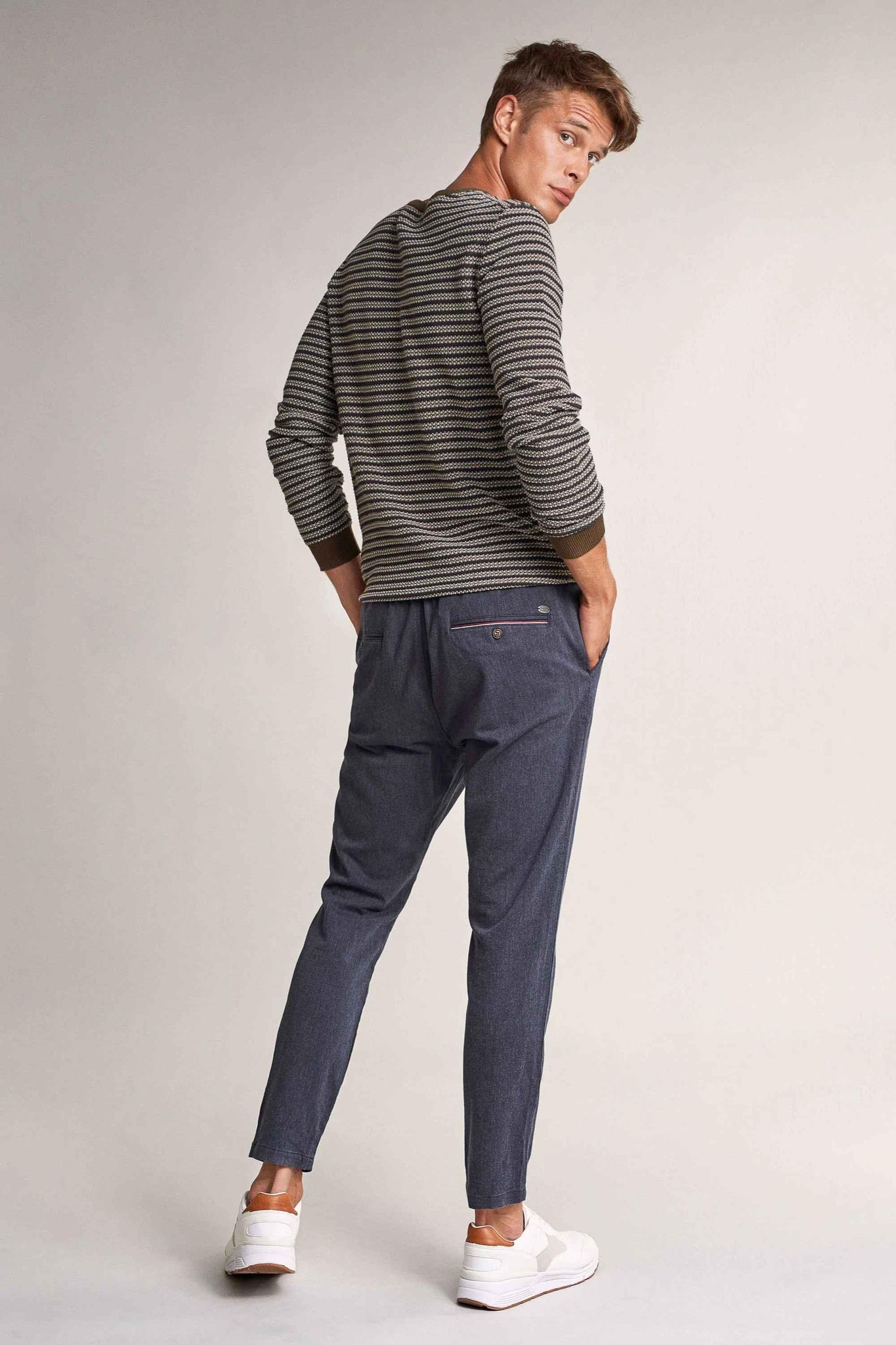 Pantalones Karl Loose Slim Con Textura - ECRU