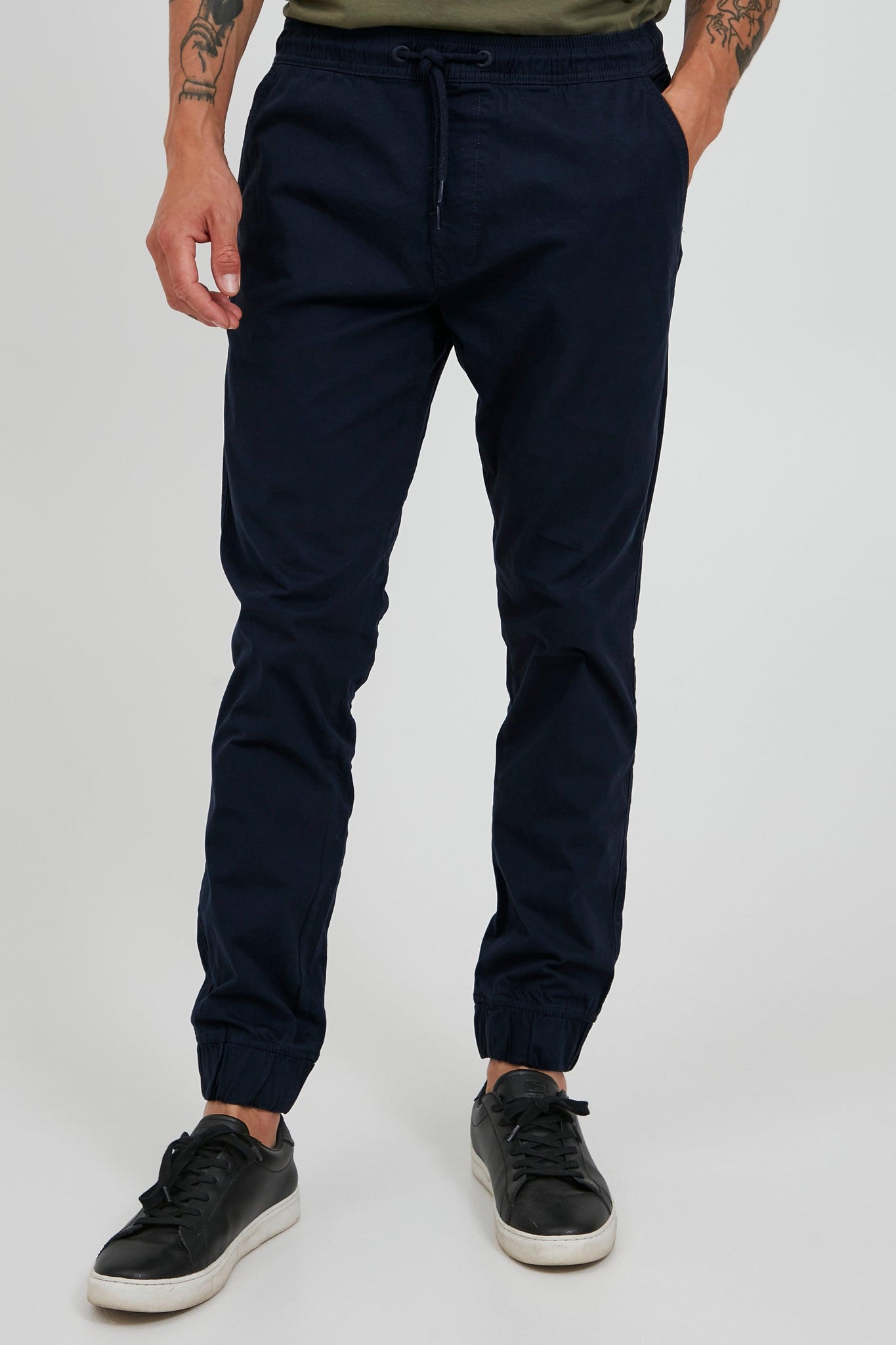 Pantalones Slim-Truc Cuff Insignia Blue - ECRU
