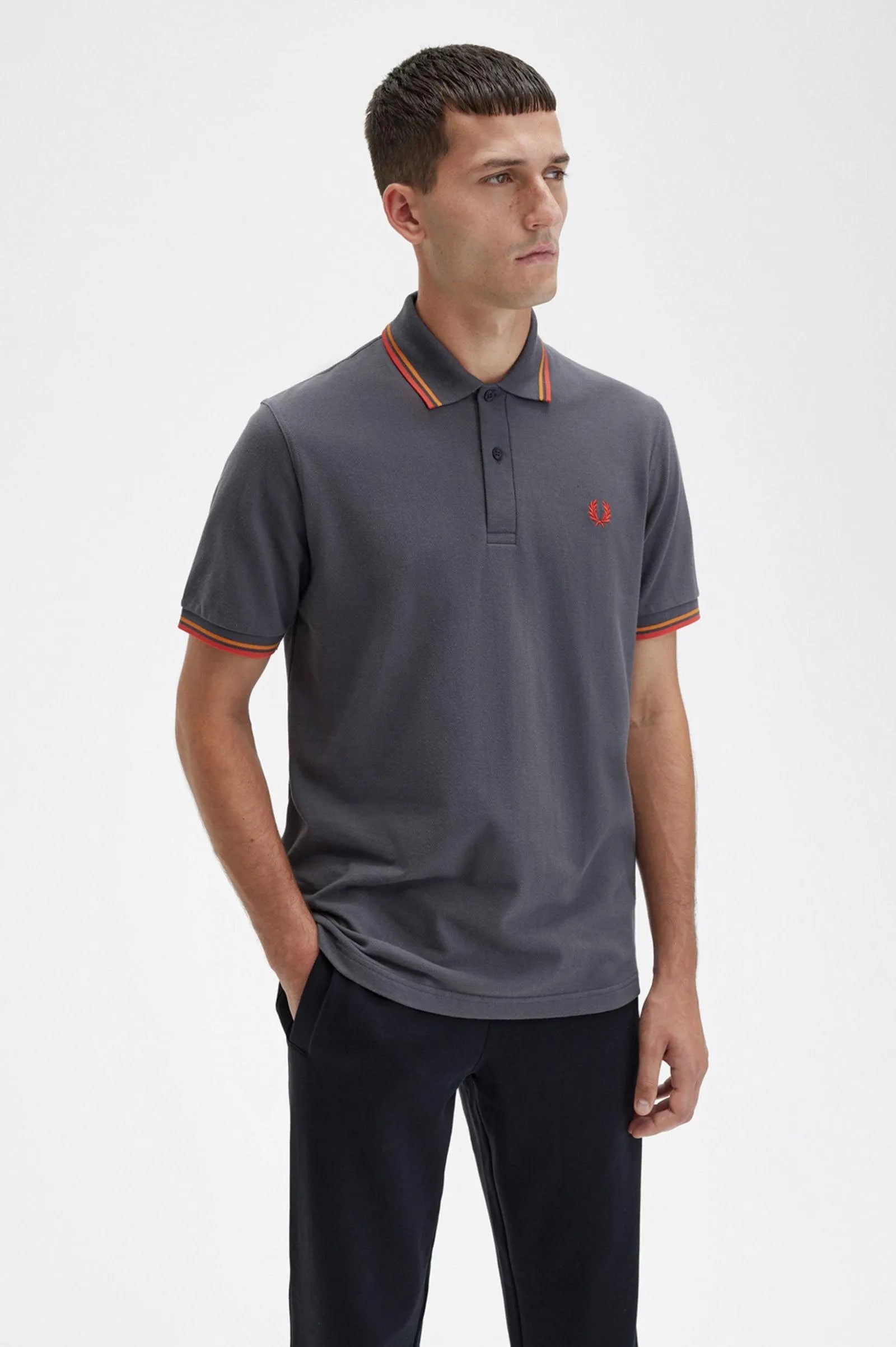 Polo Fred Perry M12 Gris Plomizo Naranja Rojo Cibernético Made In England - ECRU