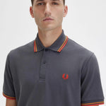 Polo Fred Perry M12 Gris Plomizo Naranja Rojo Cibernético Made In England - ECRU