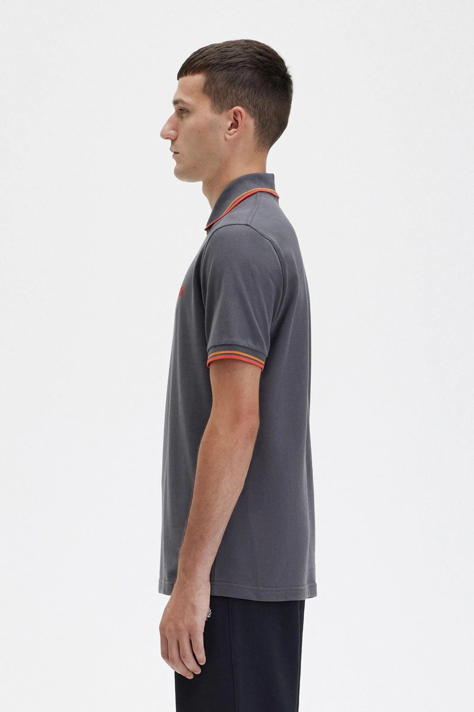Polo Fred Perry M12 Gris Plomizo Naranja Rojo Cibernético Made In England - ECRU