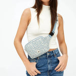 Riñonera Lefrik Reef Stone Printed Flowers - ECRU