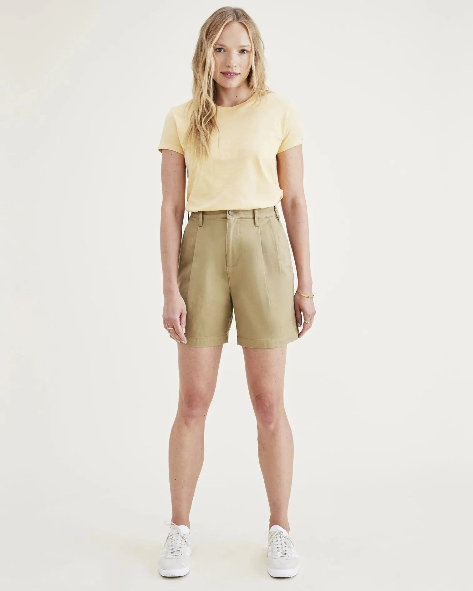 Shorts Dockers de Mujer Pleated Harvest Gold Beige - ECRU
