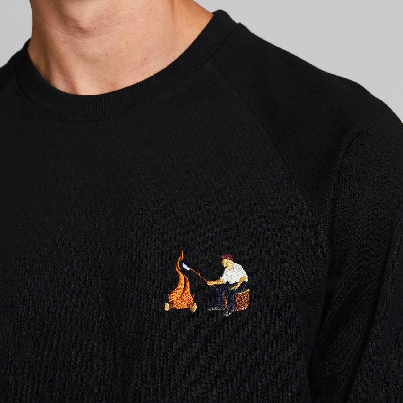 Sudadera Malmoe Camping Fire Black - ECRU