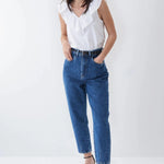 Top con escote de pico con volante en bordado inglés - ECRU