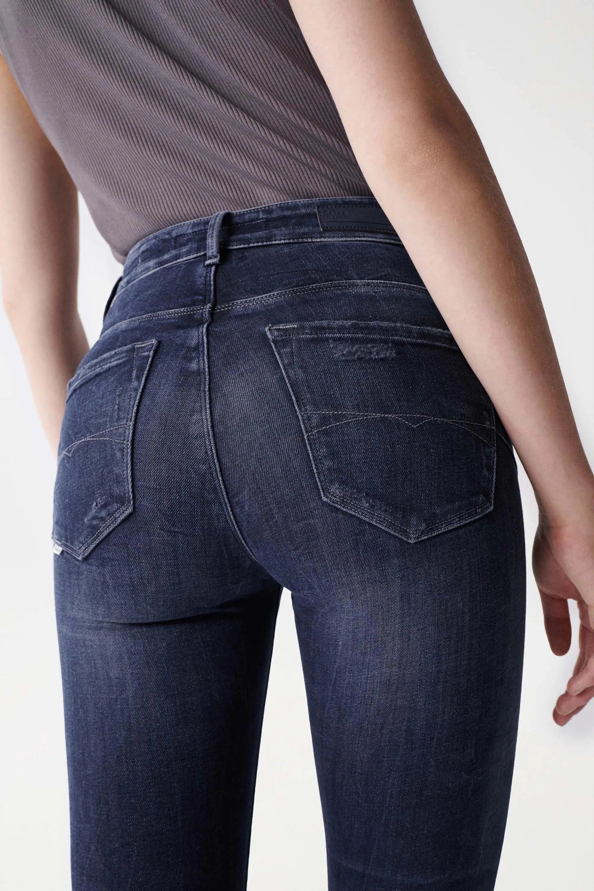 Vaquero Push In Secret Glamour Lavado Oscuro - ECRU