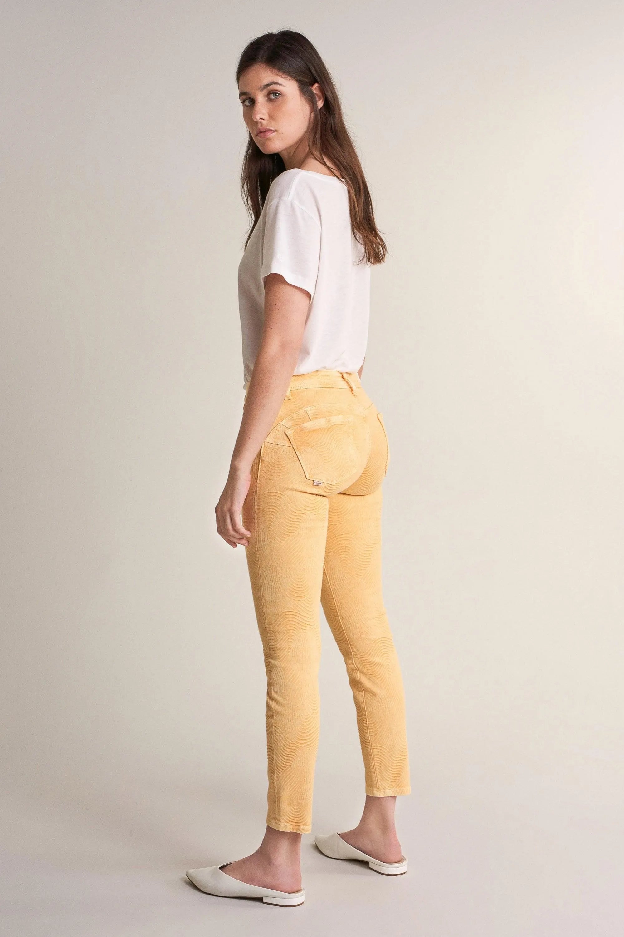 Vaqueros Push Up Wonder Capri Jacquard - ECRU