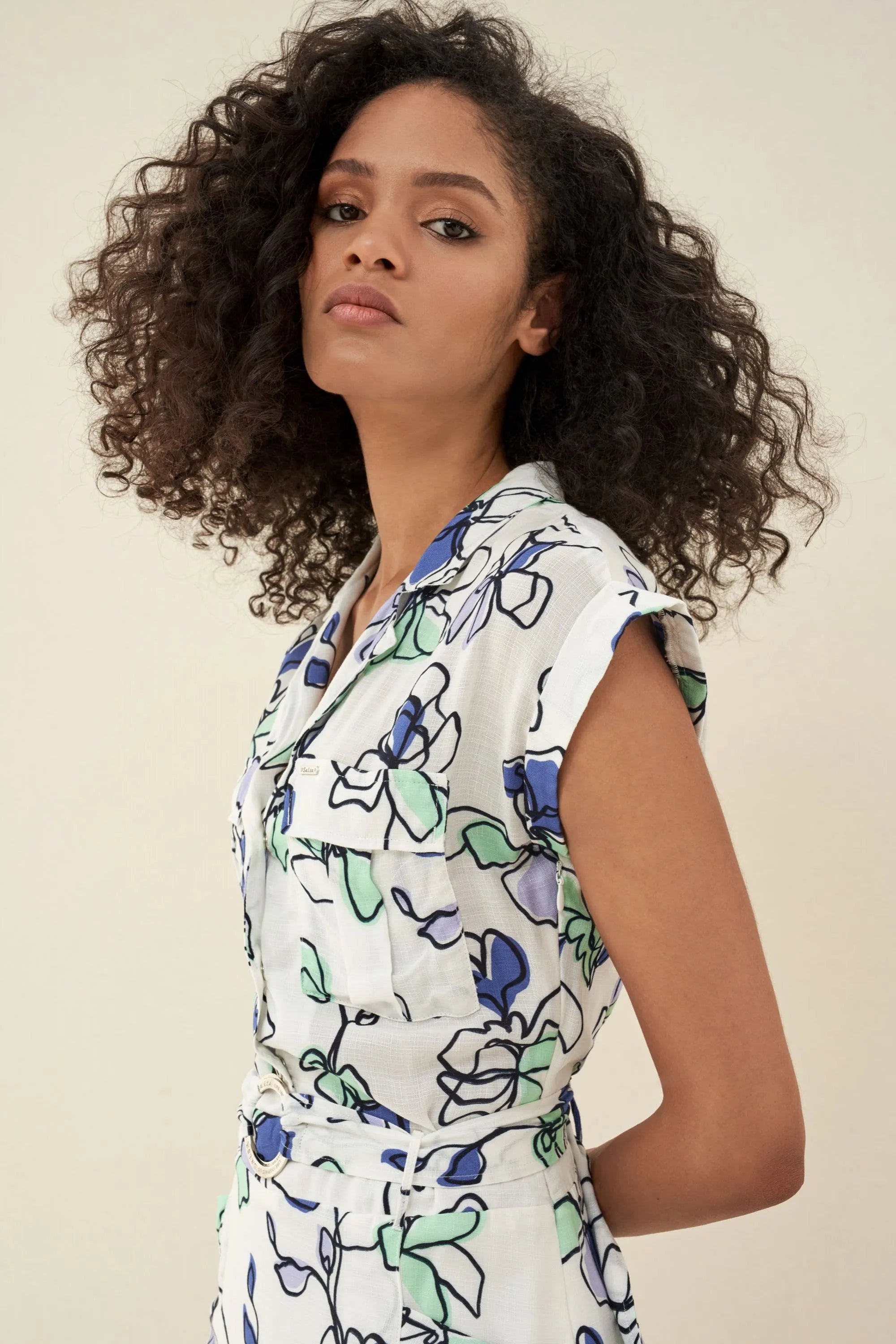 VESTIDO ALLOVER FLORAL - ECRU