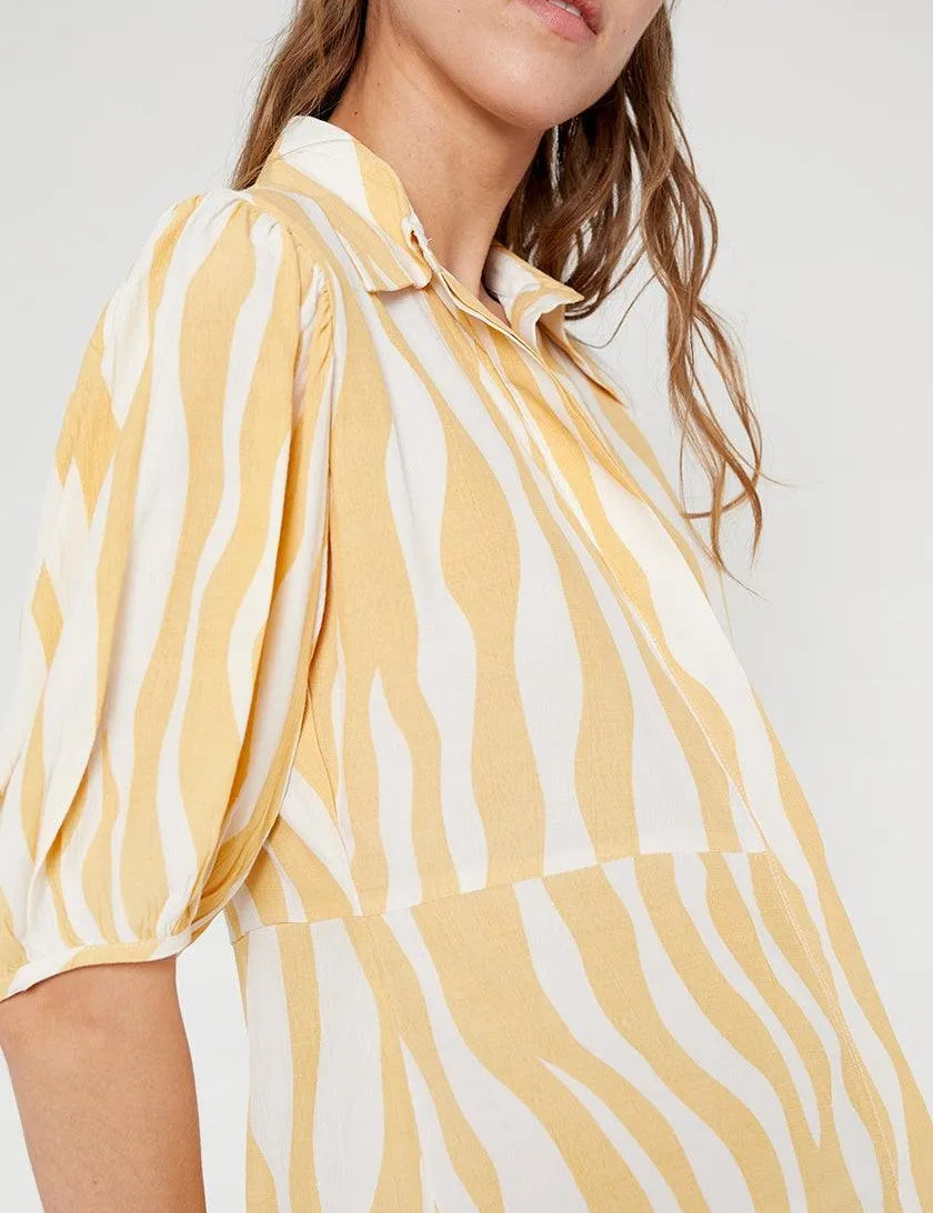 Vestido camisero corto estampado cebra - ECRU