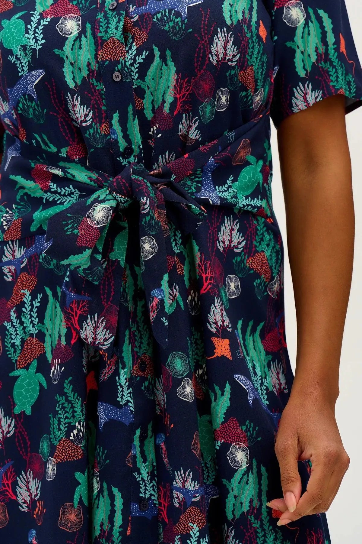 Vestido Camisero Sugarhill Dessie Navy Underwater Scene - ECRU