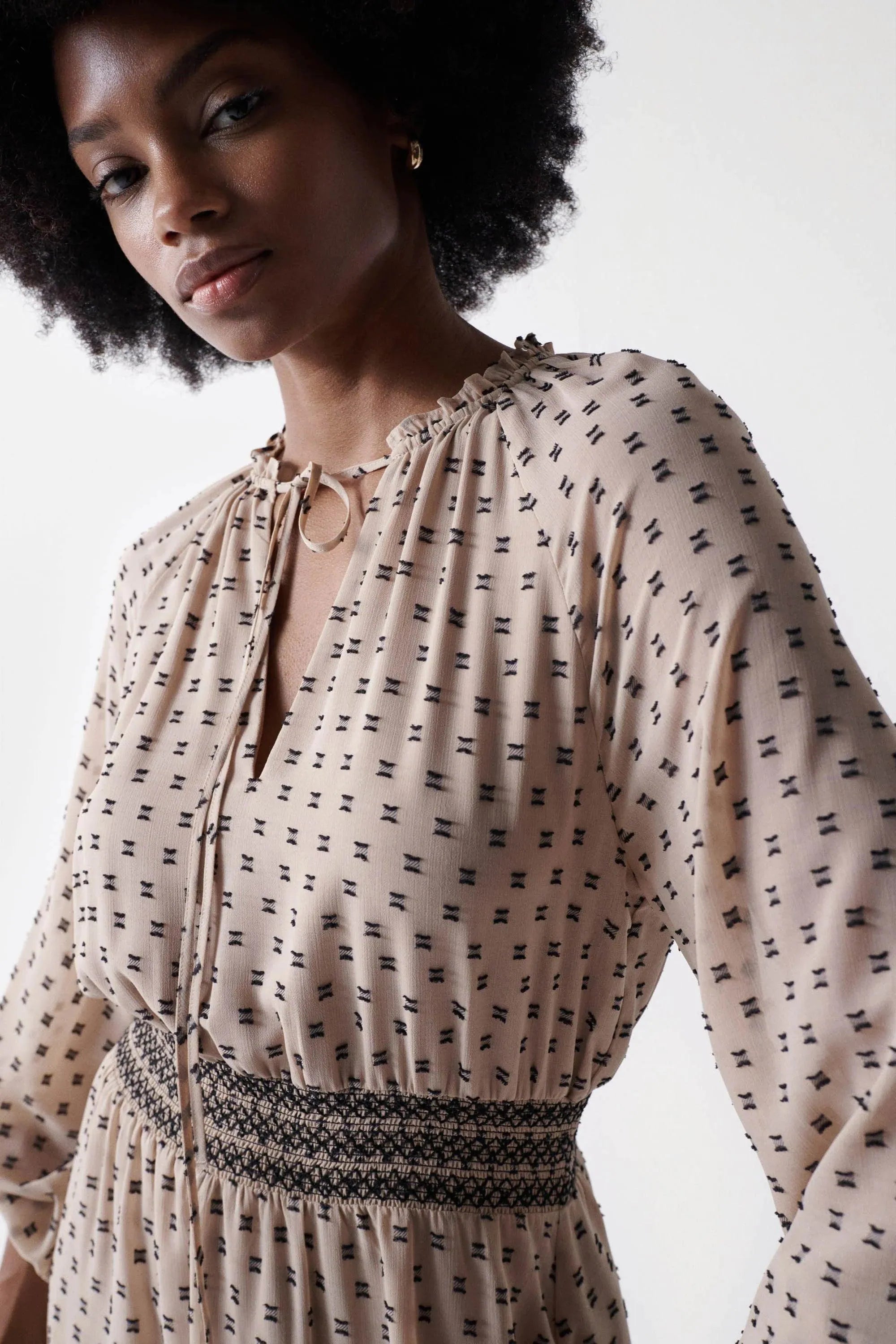 Vestido con elástico en la cintura - ECRU