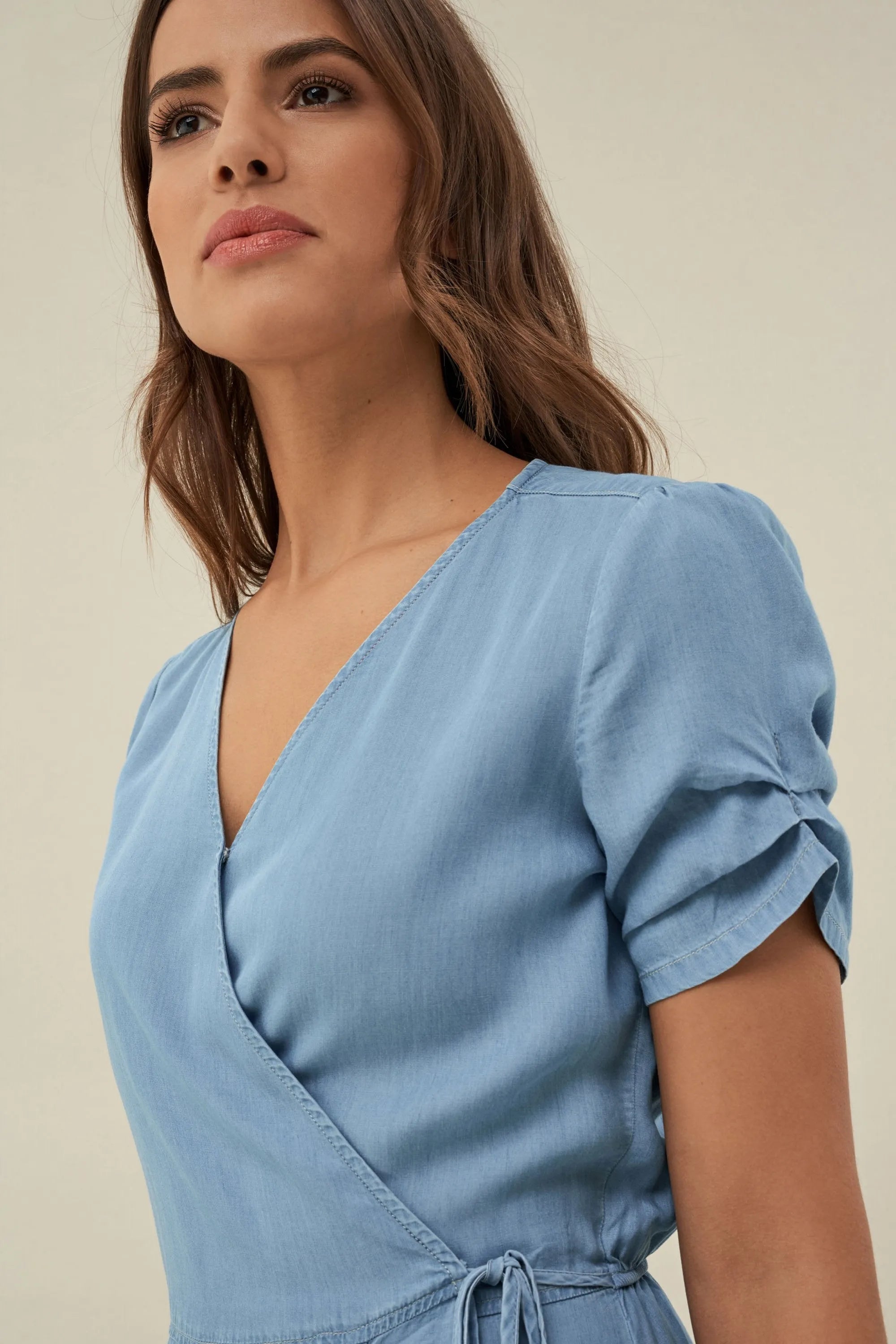 VESTIDO CON VOLANTES - ECRU