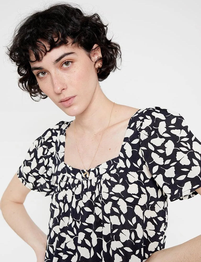 Vestido largo con volante estampado floral negro - ECRU