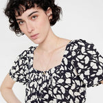 Vestido largo con volante estampado floral negro - ECRU