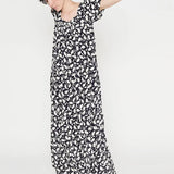 Vestido largo con volante estampado floral negro - ECRU