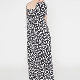 Vestido largo con volante estampado floral negro - ECRU