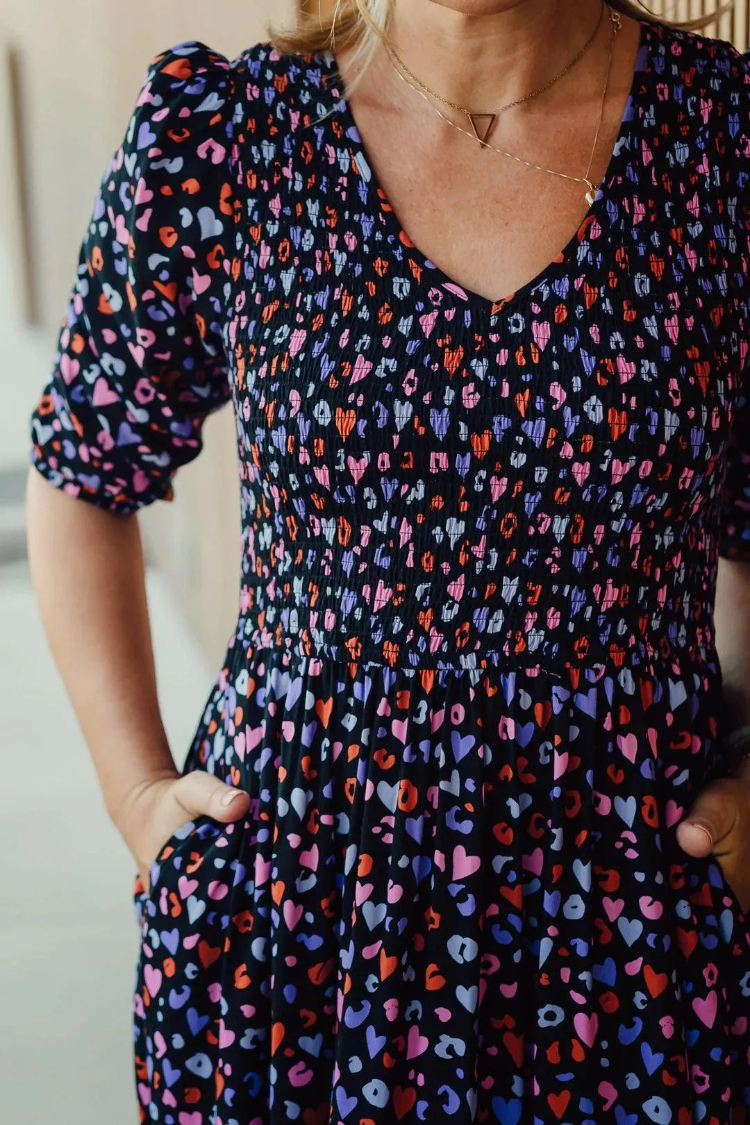 Vestido Magdalene Midi Shirred Black/Multi Leopard Love - ECRU