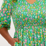 Vestido Sugarhill Magdalene Midi Shirred Green Soft Rainbow Floral - ECRU